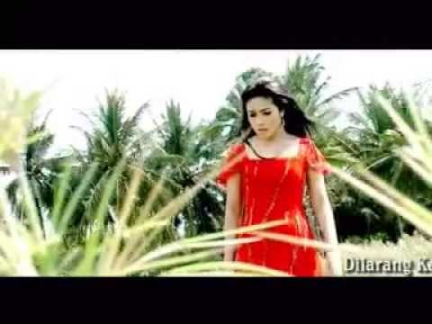 Nancy Ajram-Wedding Wana Bein Edik (with Her Husband)