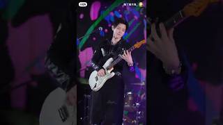 Chanyeol Upside Down At Chromosome Universe New Year Countdown Show   On  exo chanyeol