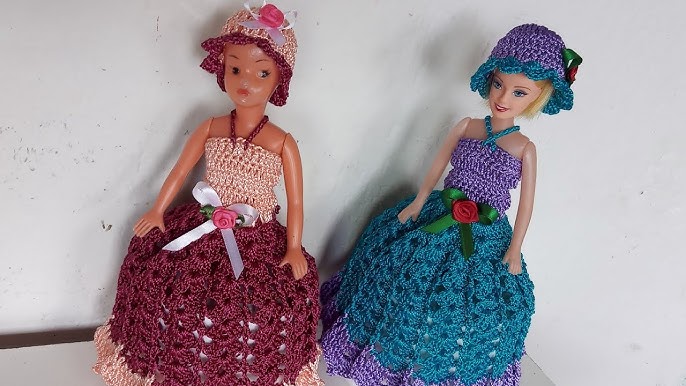 Maria José, a Zezé, fabrica artesanalmente Roupinhas de Crochê para  bonecas Barbie. Tudo um capricho!!! #FeiraHippie #Associação  #FeiraHippieDeCampinas #Cultura #arte #artesanato #esotéricos  #EconomiaCriativa #Quitutes #Alimentação