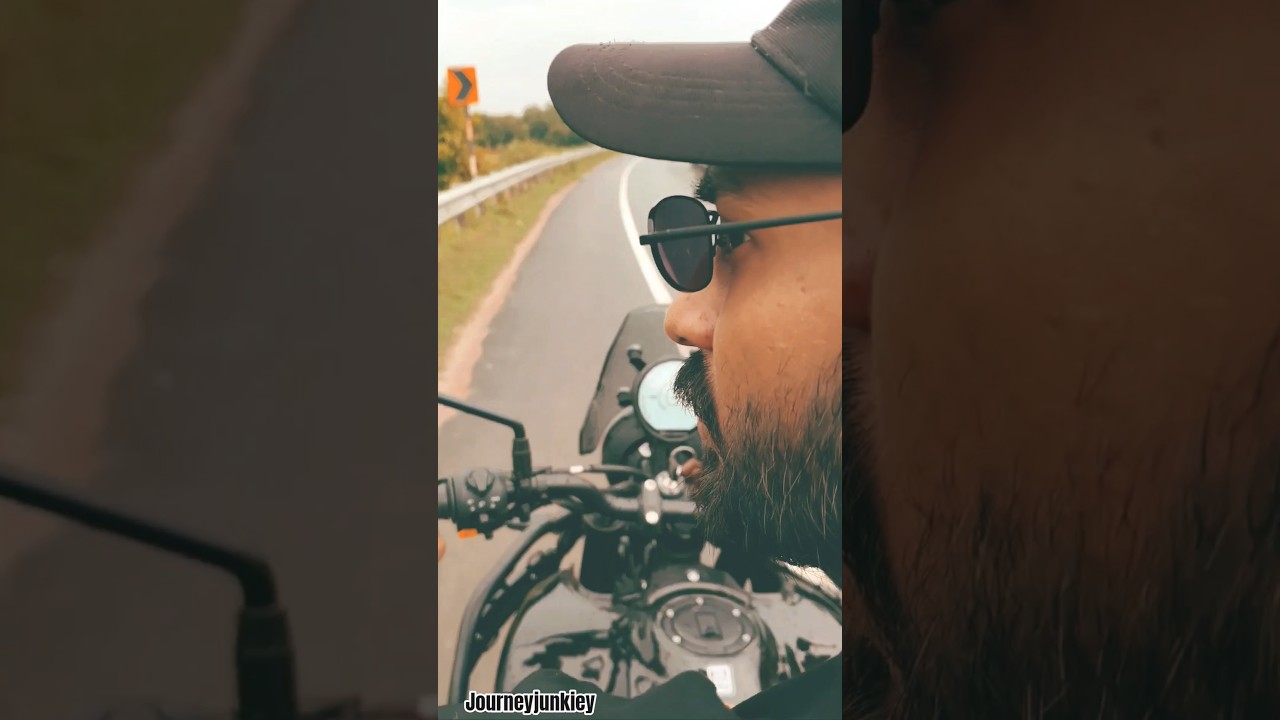 Barsaatein dheemi dheemi dheemi dheemi barsaateinLe aavein teri kami dil vi jo na jaane Barsaatein