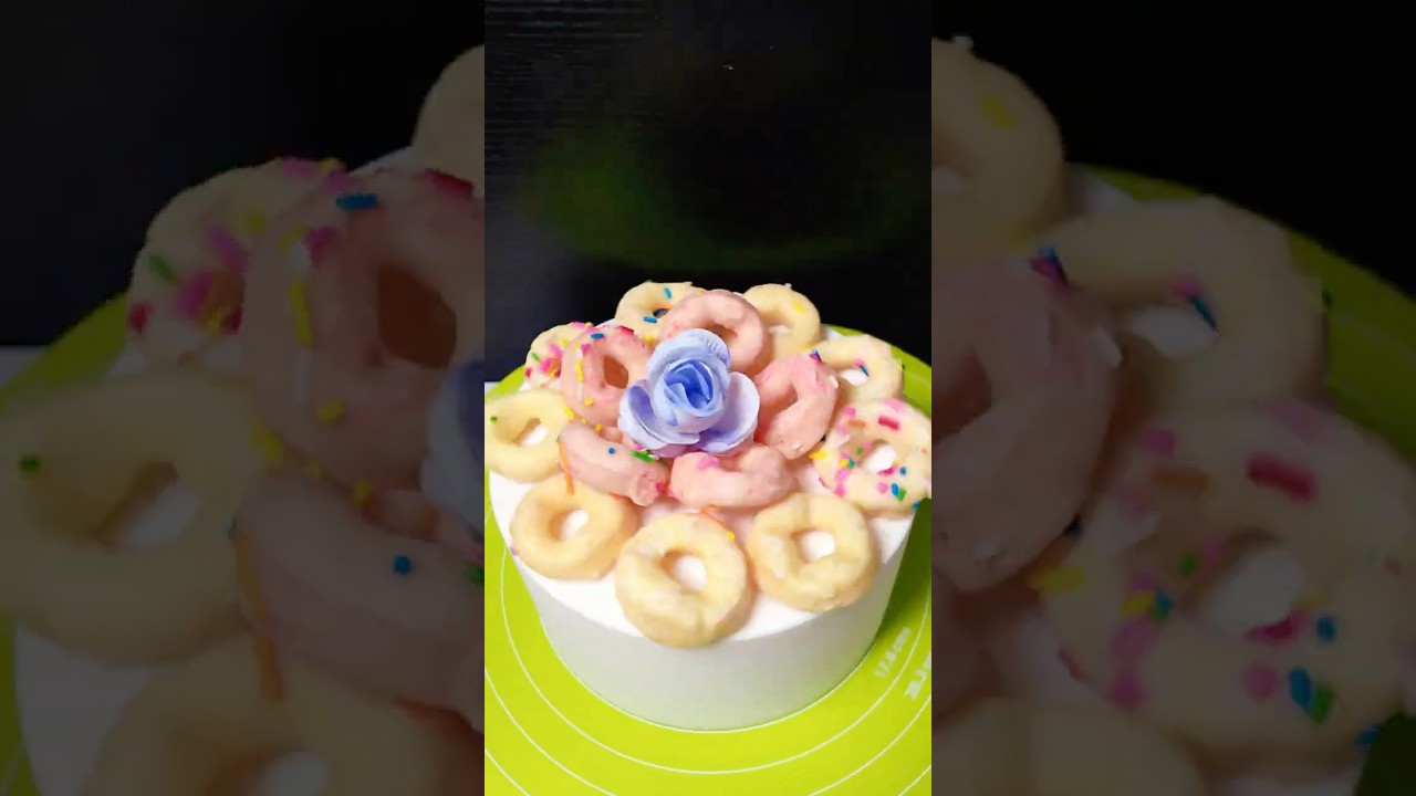 Beautiful and easy cake decorating idea😍