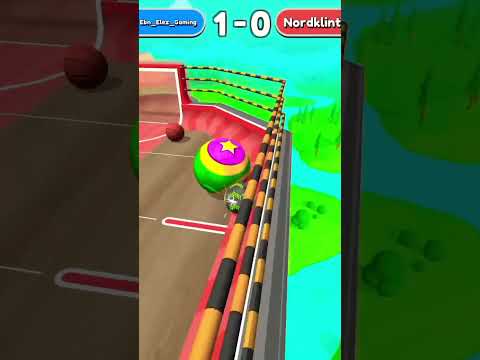 أنا الآن العب لعبه   أنها لعبه ممتعه حقا قم بتحميل اللعبه