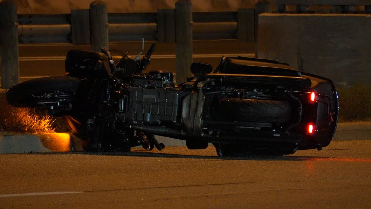 Motorcyclist dies following crash on East Freeway frontage road - YouTube