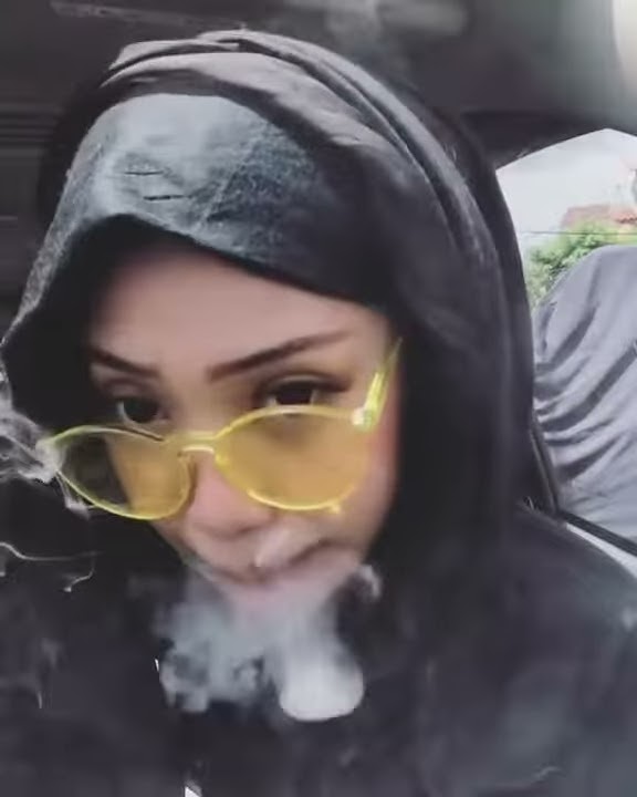 Cewe berhijab vapor