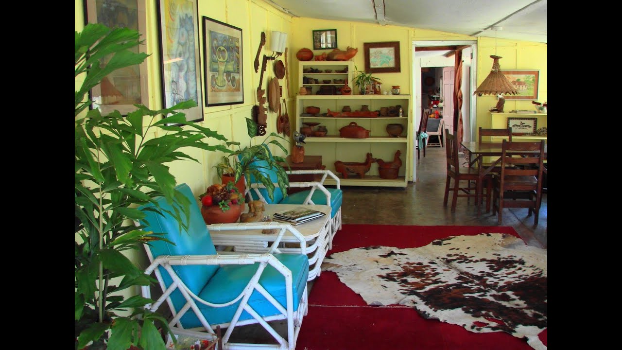 Jorge Bennett: 7 Tropical Pictures: 1 The Quiet House, for french horn, trombone & piano