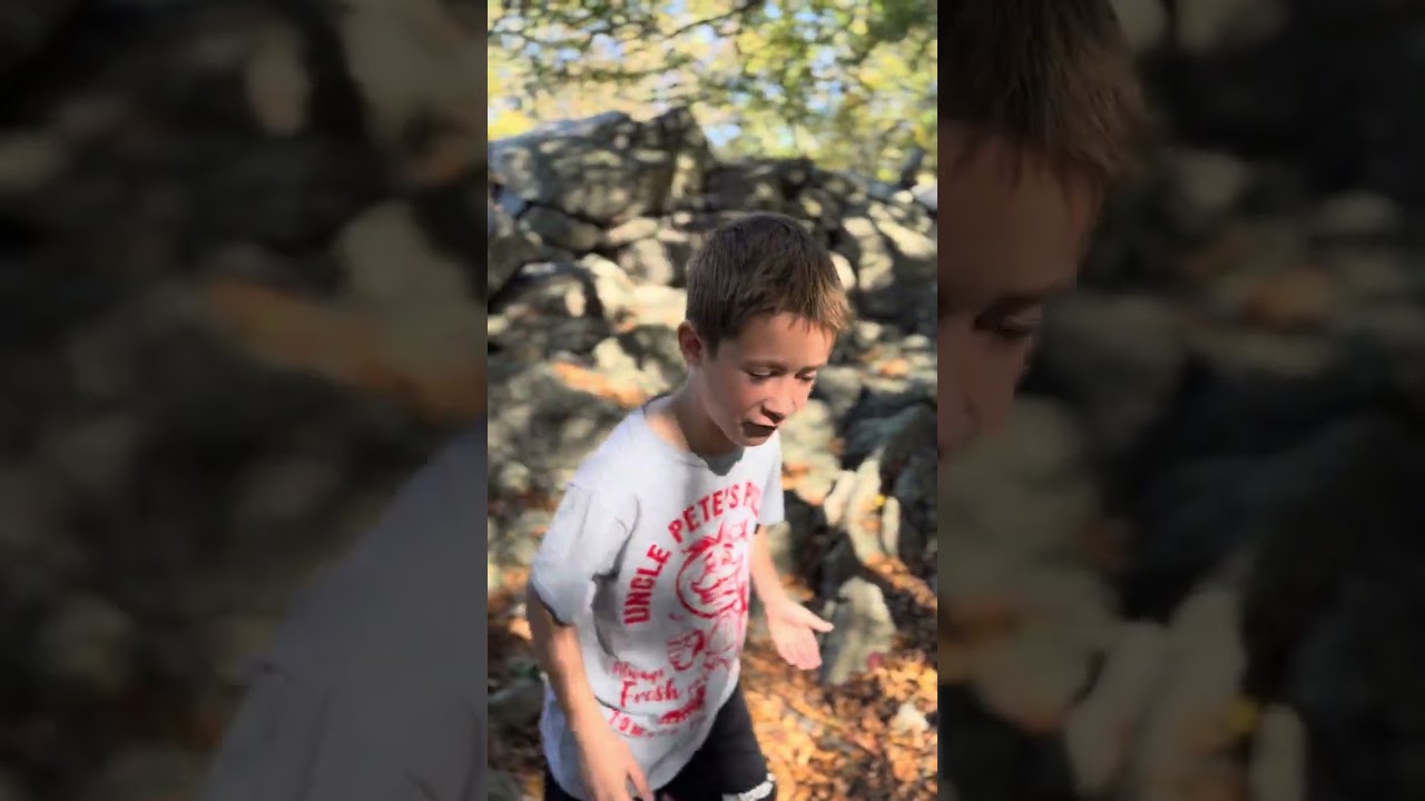 Daxy and Colin go hiking on bake oven knob