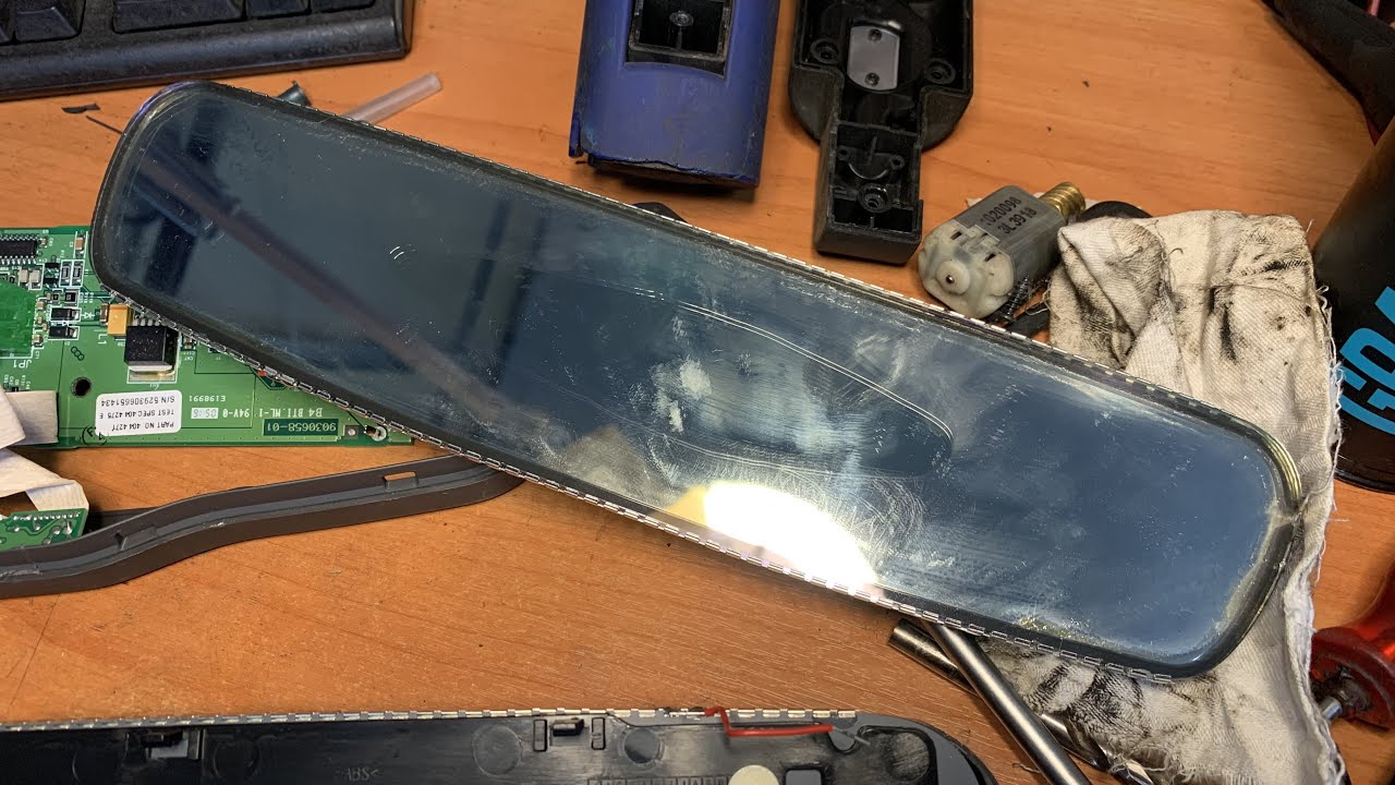 Замена неисправного салонного зеркала на Volvo s60.