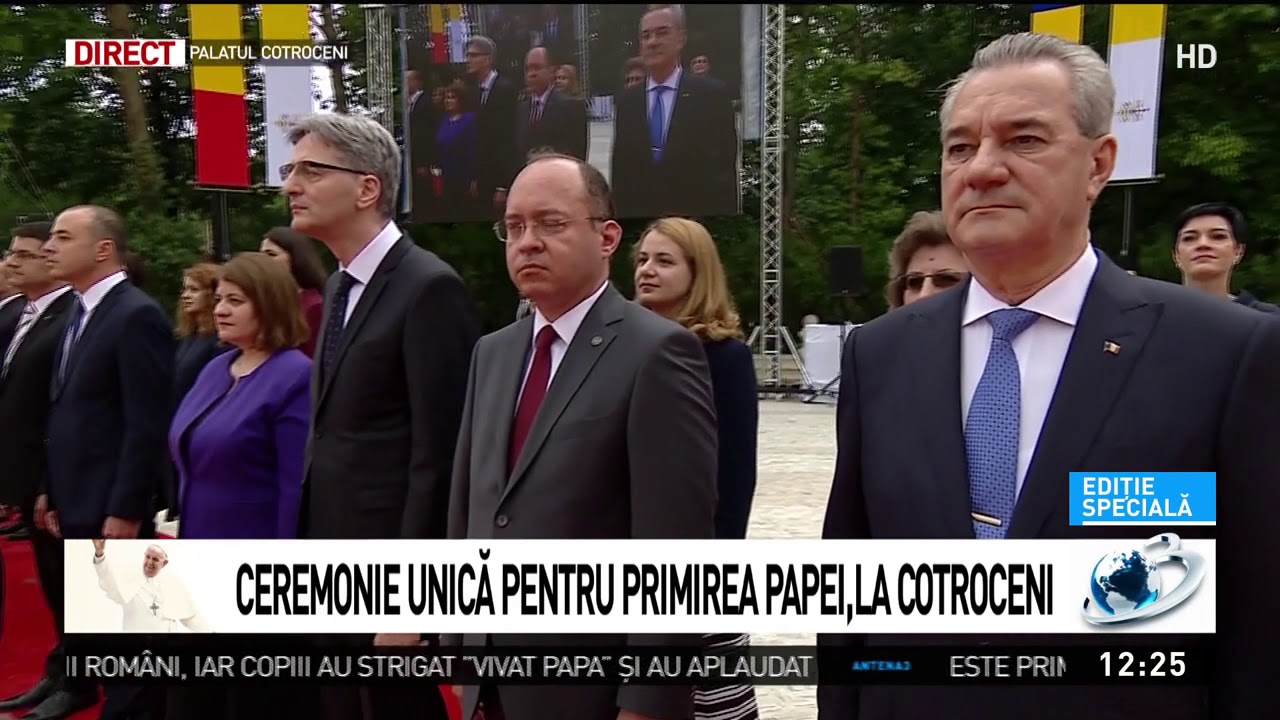 Pontif a ajuns la Palatul Cotroceni. Papa Francisc a salutat Garda în limba română newspaper mockup