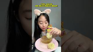 Makan Mie Gelas Pake Cocol