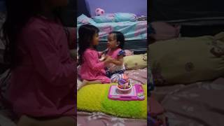 Cium Sayang Adek Ke Kakak
