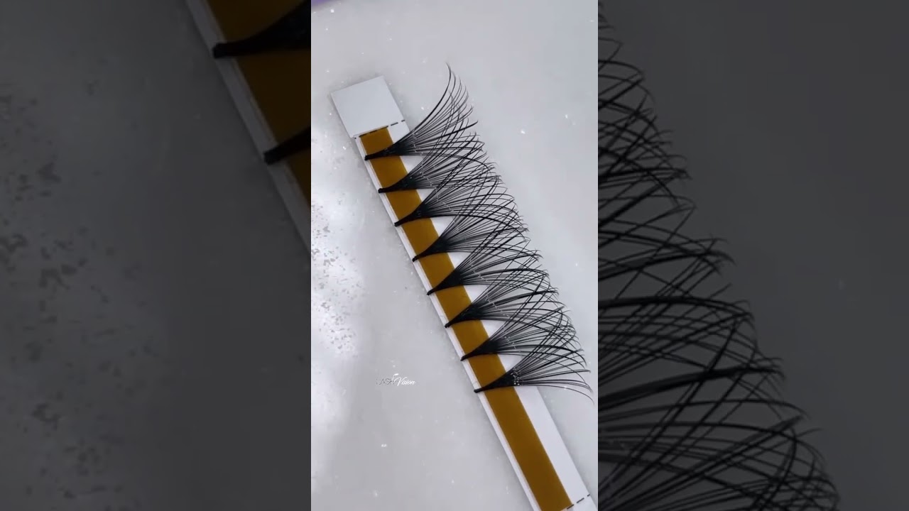 Premade or handmade fans? 💗 