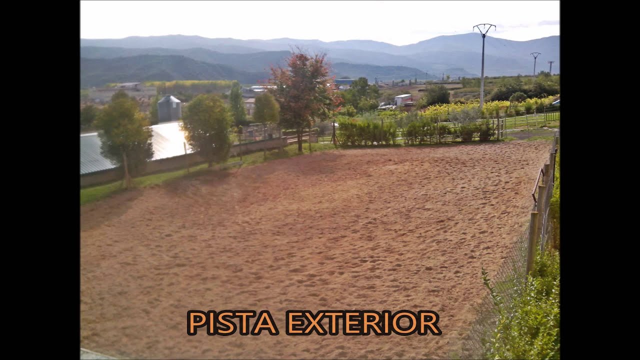 CABALLERIZAS OCTAVIO ZANGRONIZ (INSTALACIONES) Baños de Rio Tobia (La Rioja)