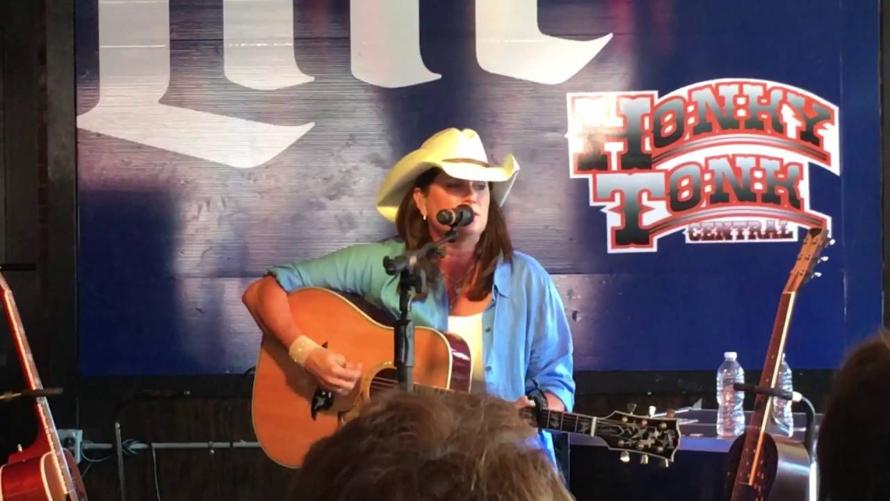 Terri Clark / Three Mississippi YouTube