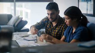 Expert shares financial tips for students returning to school