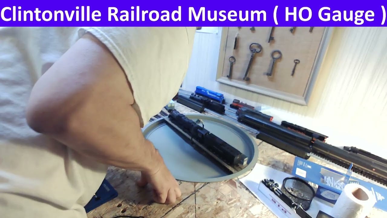 Walthers 130' DCC Turntable first use and how to program