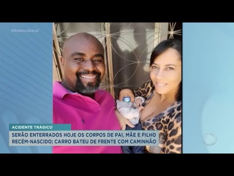 Acidente trágico com família: carro bateu de frente com caminhão Acidente trágico com família: carro bateu de frente com caminhão