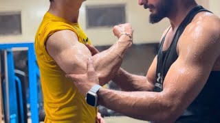 Flexing muscle and armlock the big guy in my bicep 