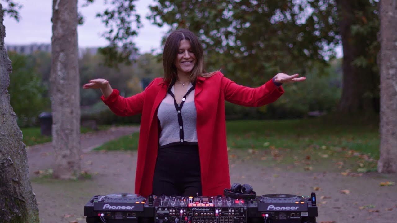 Complete the rain. Complete the rain. Rain sound. что значит нуна. робин хобб хроники дождевых чащоб.