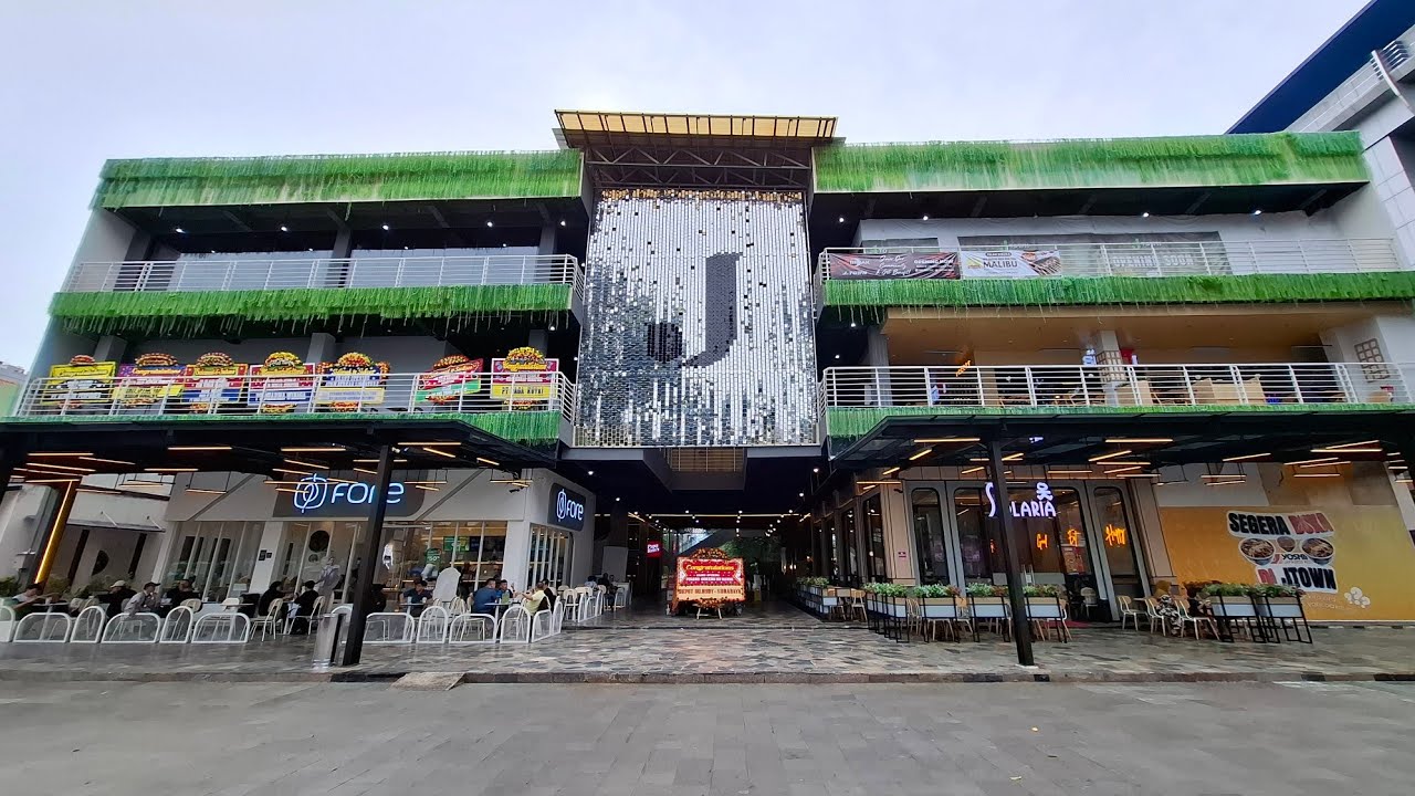 Tempat Hangout Baru dengan Konsep Terbuka di Jatinegara - JTown Food & Entertainment