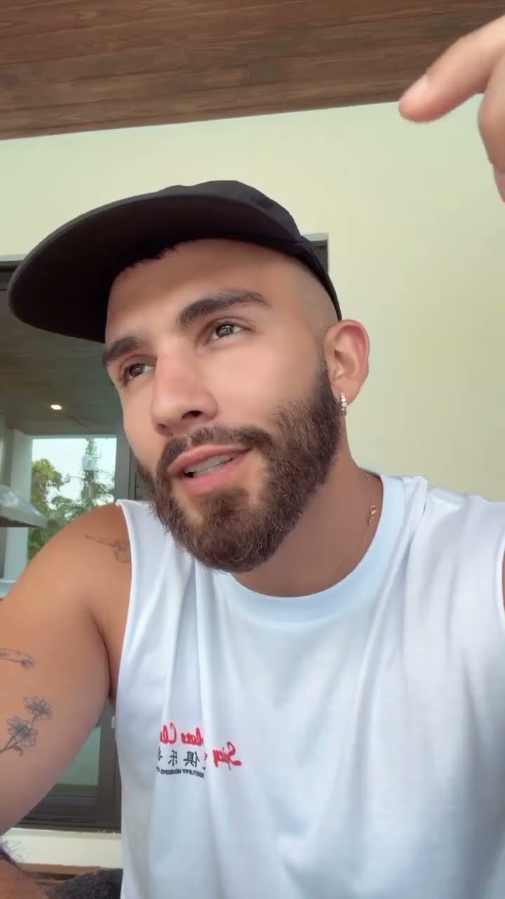 Ahora un poema