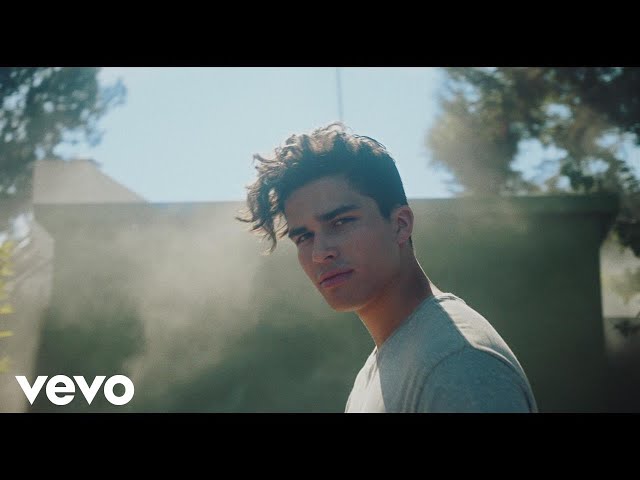 Alex Aiono feat. Trinidad Cardona - Does It Feel Like Falling