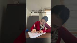 Sosyal Hayatta Sessi̇zce Sevi̇ye Atlatan Davranişlar