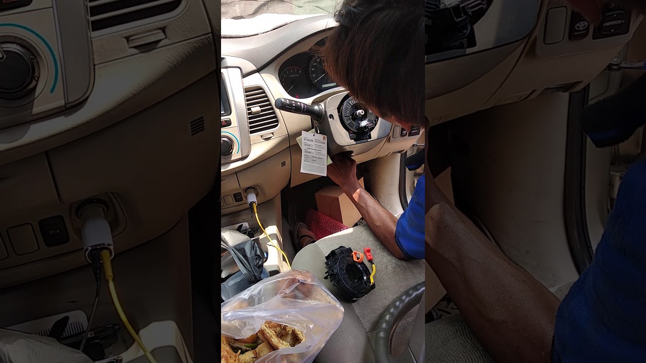 Buka stir Innova 2012 type G mau ganti kabel fleksibel klakson.