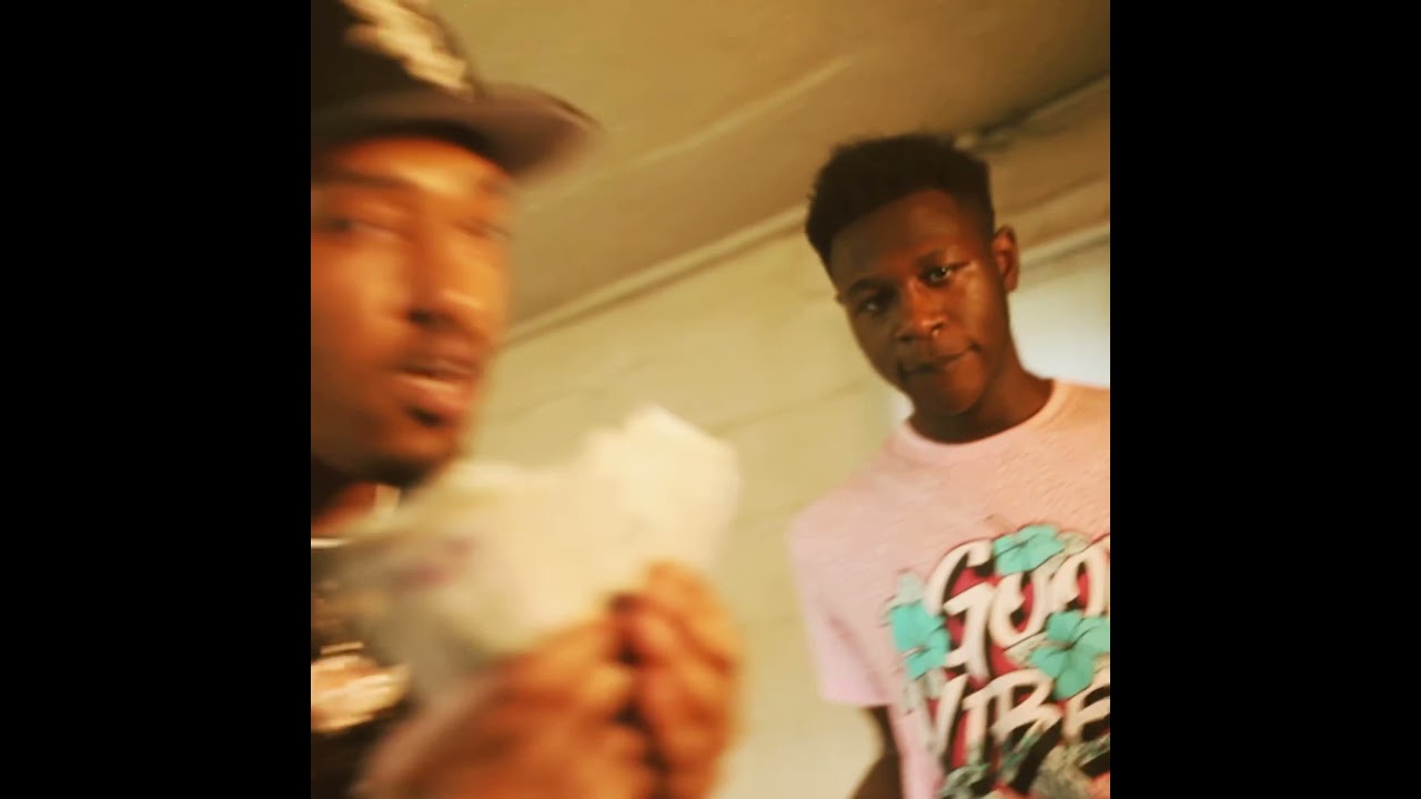 YouTube에서 HT FLIPPA: Feat RICK DA RULA- ATTENTION REMIX 보기