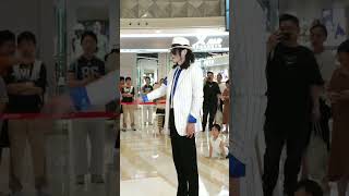 Super star Back ! Michael Jackson reborn ！