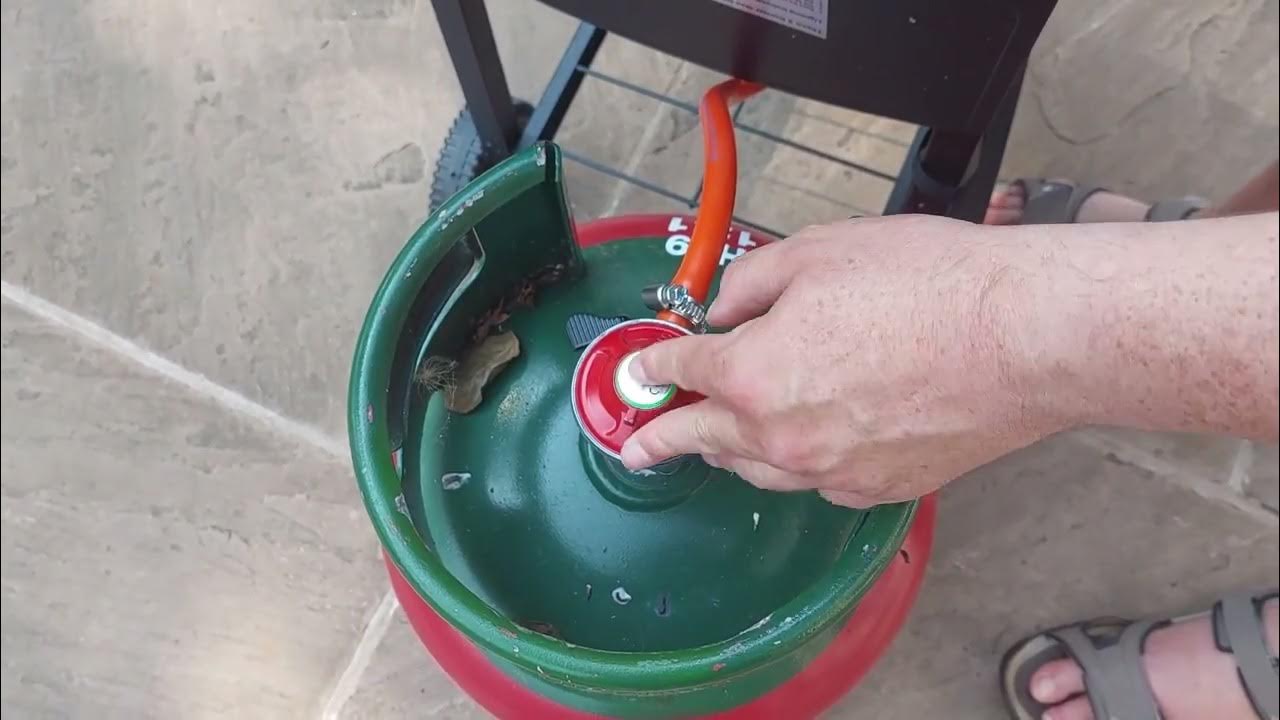 Connect and disconnect a gas cylinder for a barbecue YouTube