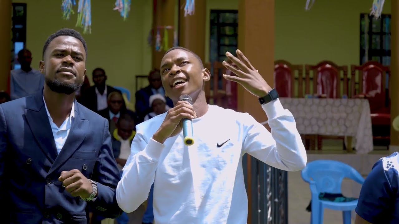 NDORERE AMABERA/ DELVIN FT HARRY BELLS LIVE PERFOMANCE