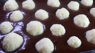 كيكة الشوكولاتة مع كرات جوز الهند | Chocolate cake with coconut balls