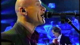 Video thumbnail of "Mario Venuti - Crudele - Sanremo 2004.m4v"
