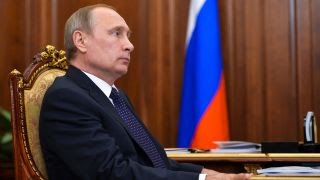 Why Trump hopes Russia finds missing Clinton emails