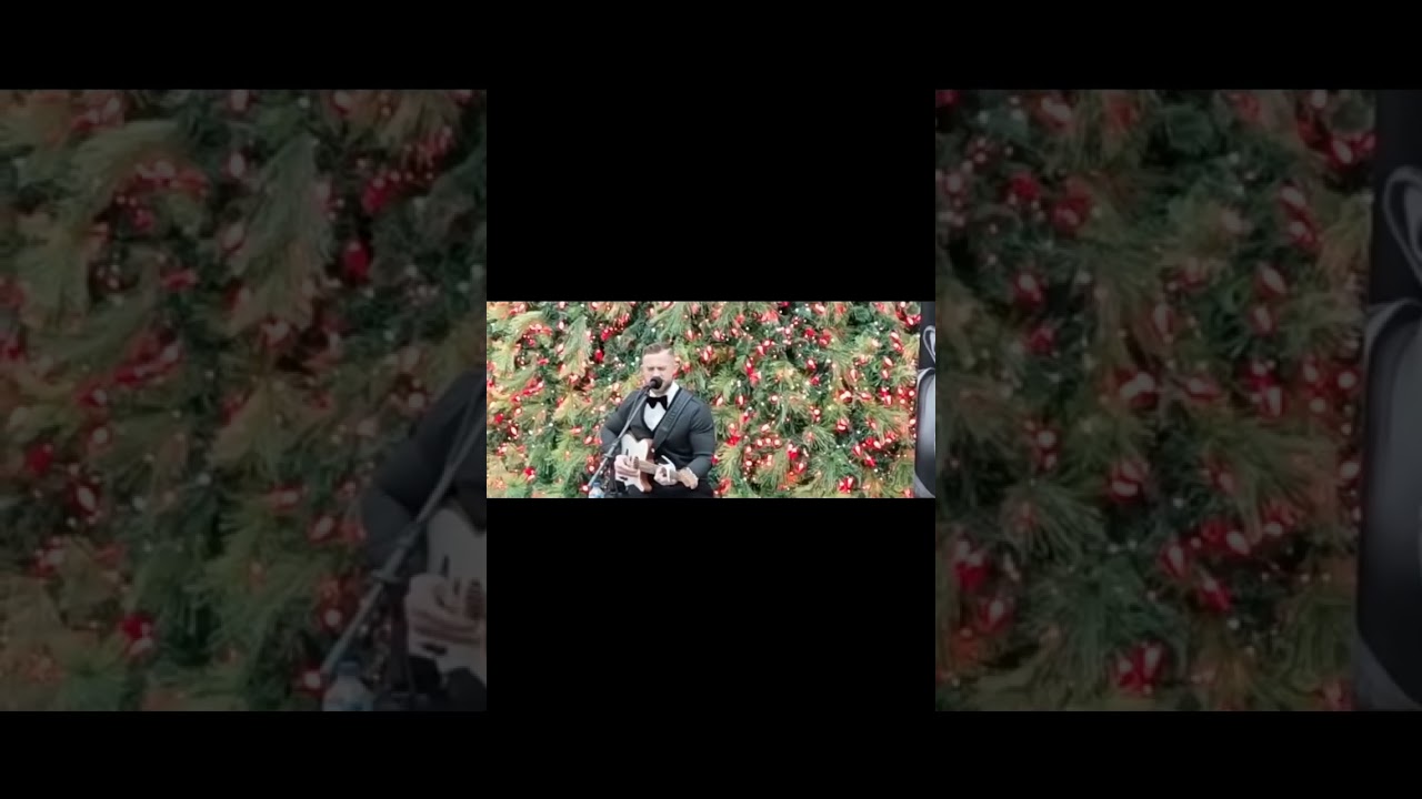 EMMANUELS CHRISTMAS JUKEBOX LIVE AT CF FAIRVIEW POINTE CLAIRE with JOSH ADAMS