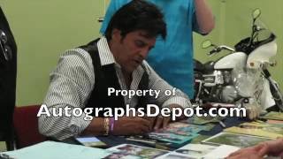 CHIPs actors Erik Estrada & Larry Wilcox signing autographs in Texas (August '16)