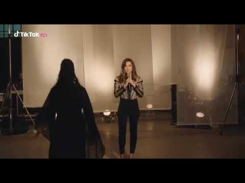 Nancy Ajram - Fi Hagat, Ya Kethar (TikTok Live) نانسي عجرم - في حاجات، يا كثر