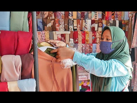 Hijab Masker Produksi Rumah Jilbab Diburu Pembeli