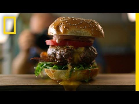 Pornoburgerin tekeminen Mathew Ramseyn kanssa National Geographic