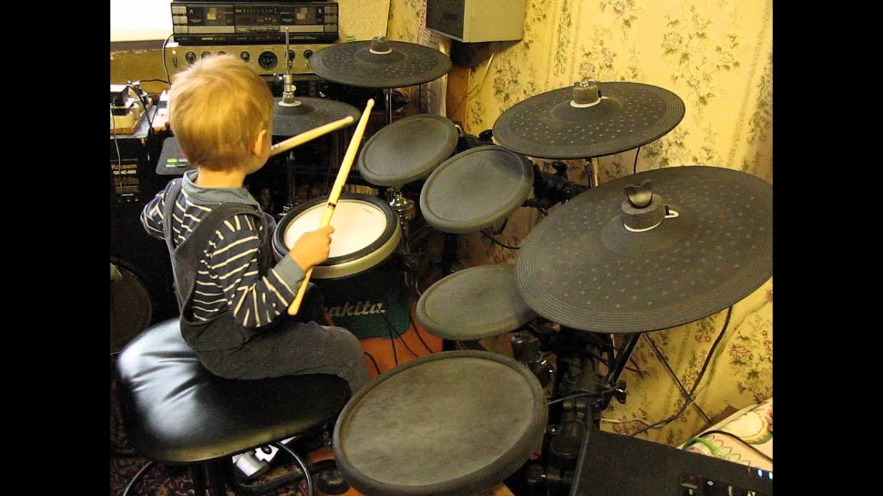 Санек играет на ударной установке - YouTube