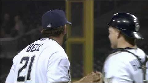 2011/08/18 Bell nails down the save