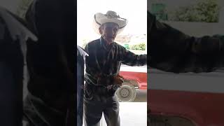 EL VIEJITO DEL SOMBRERITO BIEN CRUDO 💯👍😂🤣