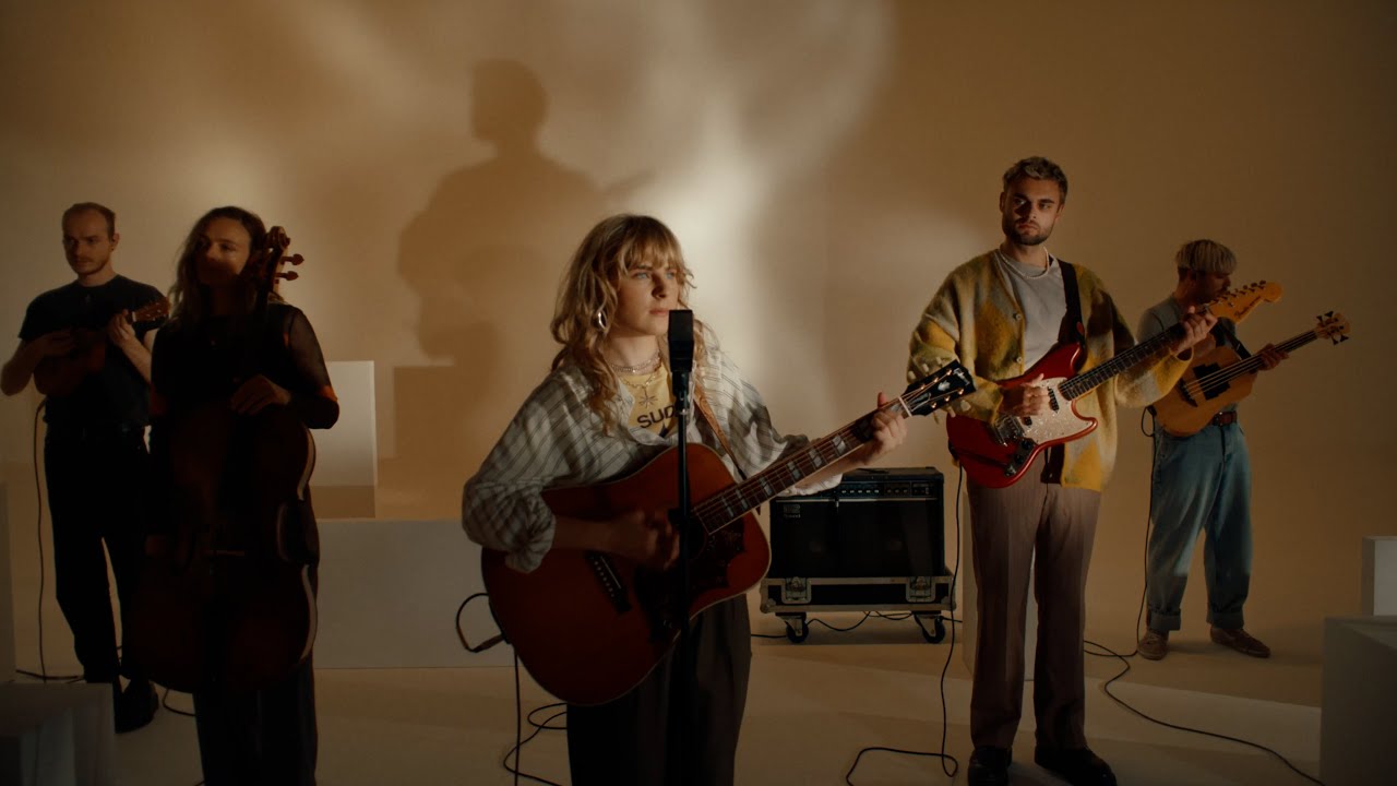 Mary Middlefield - Atlantis (Official Live Performance) video thumbnail