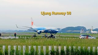 ANGIN KENCANG||Pesawat Lion Air Livery Dreamliner Landing Kebablasan Sampai Ujung Runway 08