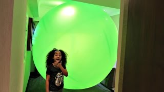 Giant Balloon Stuck In Our Hotel Room - Num Noms - Chupa Chups - Surprise Toy Opening