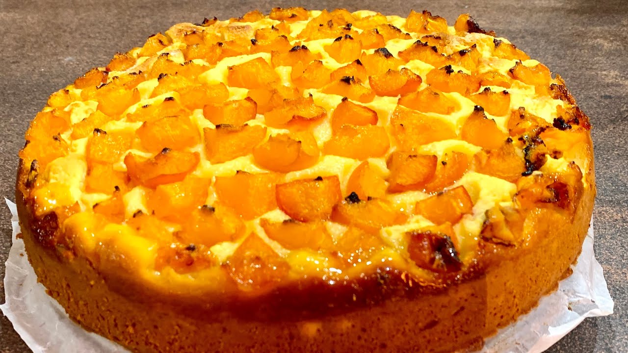 Сладкиш с кайсии и извара - неустоимо съчетание, невероятно лесен / Пирог с абрикосами и творогом