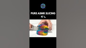 The perfect slice... 🔪 So satisfying!