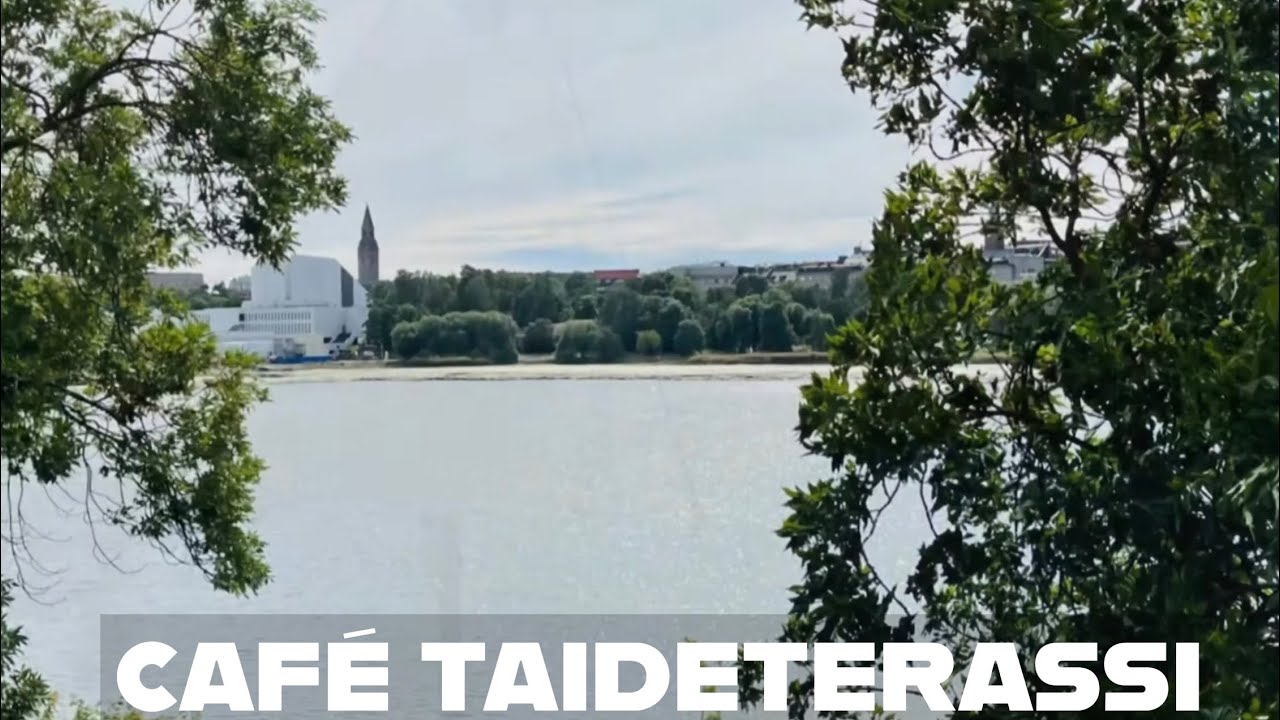 Café Taideterassi with flowers and seaview | HELSINKI