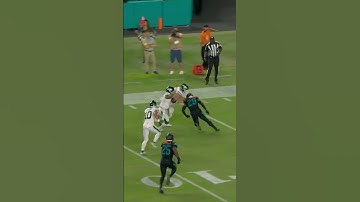 Justin Fields 43-yard scramble for the TD ❕