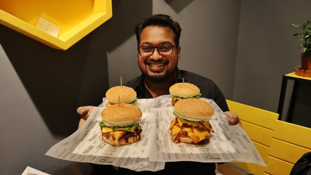 জীবনে প্রথম খাসির মাংসের বার্গার খাইলাম 😆😆😆 Honey Mustard Burger Shop